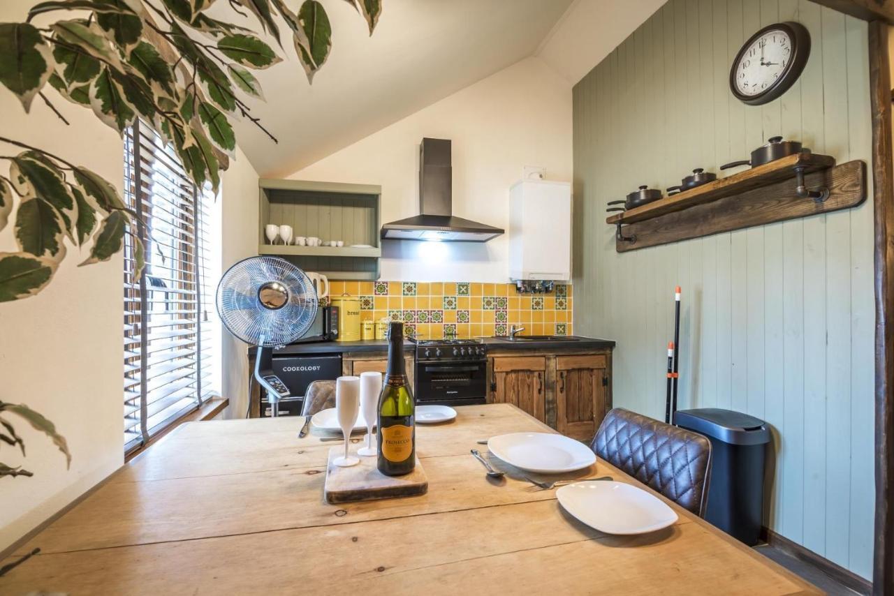 Fern Cottage - Luxurious 1 Bedroom - Blossom Farm Johnston Kültér fotó